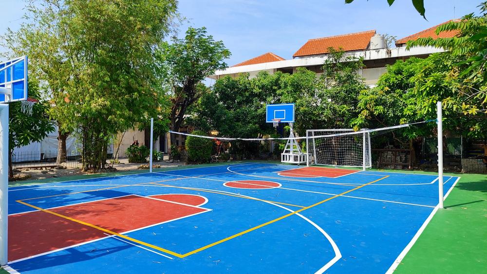 ارضيات ملاعب