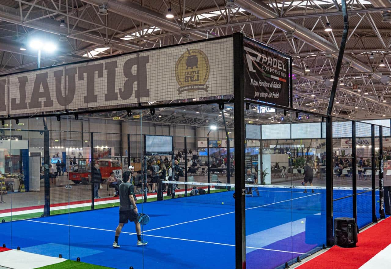 مشروع إنشاء ملعب بادل